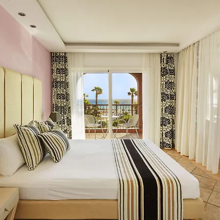 אתר נופש Ilio Mare 5*